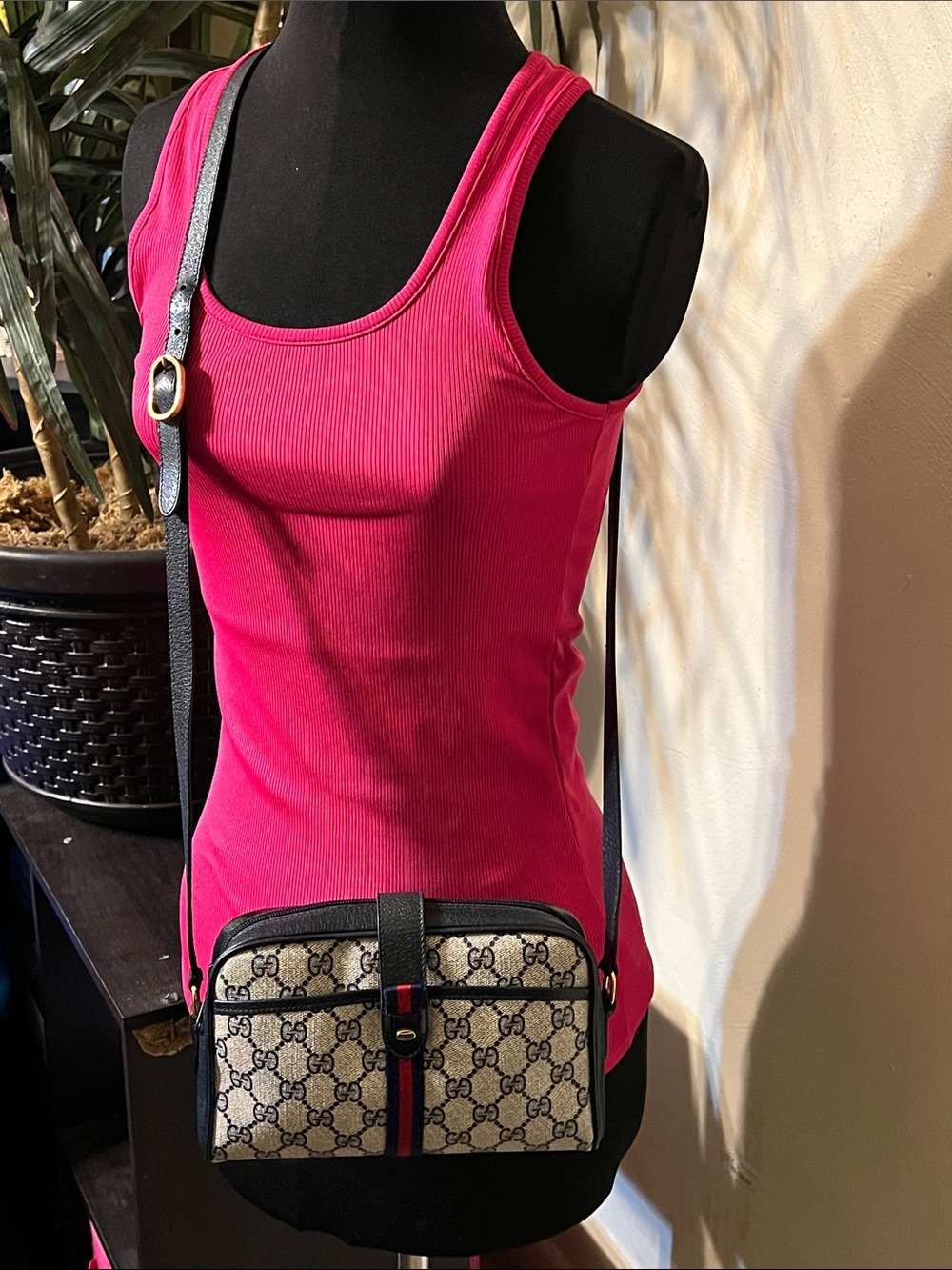 Vintage GG Supreme Gucci Crossbody Purse